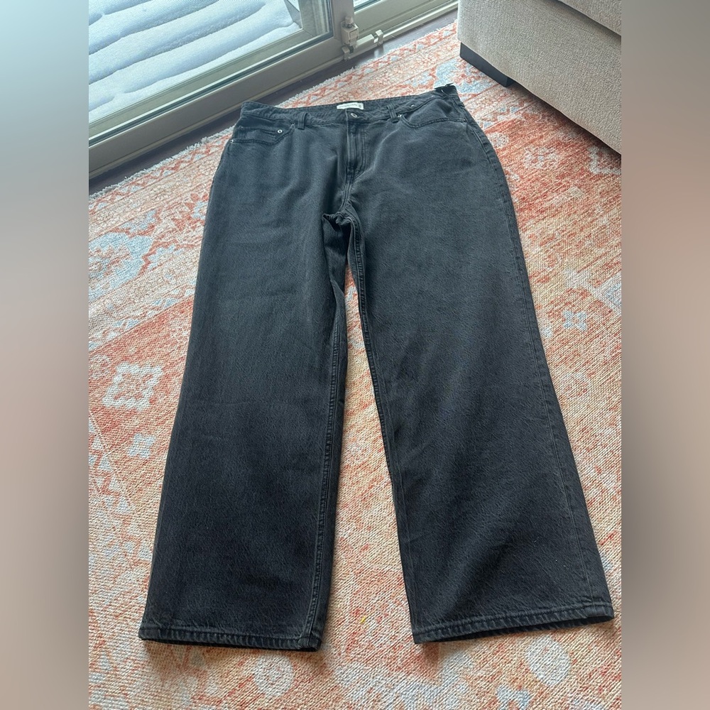 NWT Abercrombie and Fitch Drapey Rigid High Rise Loose Jean black size 34 18R - Picture 7 of 8